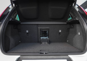 Подержанный автомобиль Volvo XC40 2021 года (34 фото)