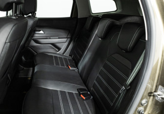 Подержанный автомобиль Renault Duster 2021 года (10 фото)