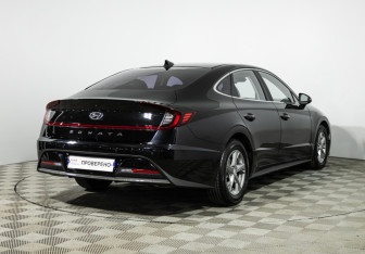 Подержанный автомобиль Hyundai Sonata 2019 года (5 фото)