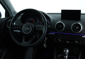 Подержанный автомобиль Audi A3 Sedan 2017 года (13 фото)