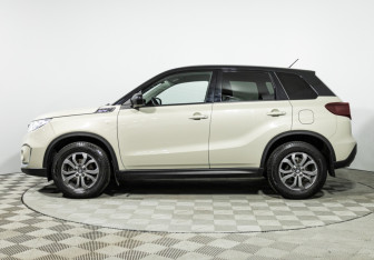 Подержанный автомобиль Suzuki Vitara 2021 года (8 фото)