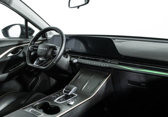 Подержанный автомобиль Omoda C5 2023 года (9 фото)