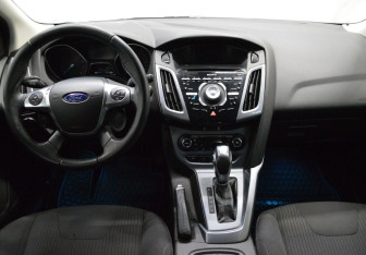 Подержанный автомобиль Ford Focus Hatchback 2013 года (14 фото)