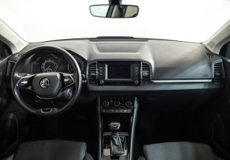 Подержанный автомобиль Skoda Karoq 2021 года (10 фото)