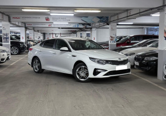 Подержанный автомобиль Kia Optima Sedan 2019 года (2 фото)