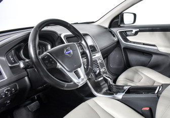 Подержанный автомобиль Volvo XC60 2014 года (9 фото)