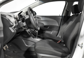 Подержанный автомобиль Chevrolet Aveo Sedan 2014 года (10 фото)