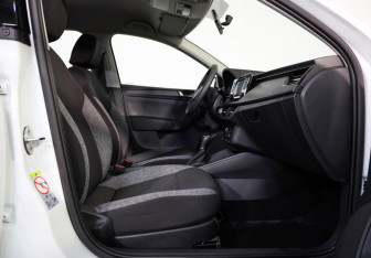 Подержанный автомобиль Skoda Rapid Liftback 2021 года (19 фото)