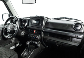 Подержанный автомобиль Suzuki Jimny 2019 года (9 фото)