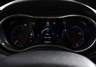Подержанный автомобиль Jeep Grand Cherokee 2013 года (18 фото)