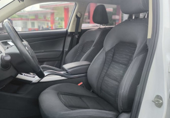 Подержанный автомобиль Geely Atlas 2018 года (10 фото)