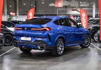 Подержанный автомобиль BMW X6 2020 года (7 фото)