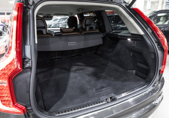 Подержанный автомобиль Volvo XC90 2018 года (27 фото)