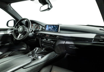 Подержанный автомобиль BMW X6 2017 года (9 фото)