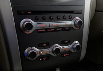 Подержанный автомобиль Nissan Murano Suv 2012 года (16 фото)