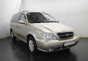 Подержанный автомобиль Kia Carnival 2004 года (3 фото)