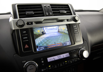 Подержанный автомобиль Toyota Land Cruiser Prado 2015 года (16 фото)