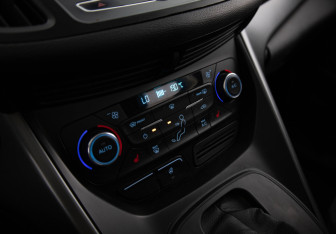 Подержанный автомобиль Ford Kuga 2017 года (13 фото)