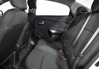 Подержанный автомобиль Kia Rio Sedan 2016 года (11 фото)