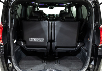 Подержанный автомобиль Toyota Alphard 2019 года (33 фото)