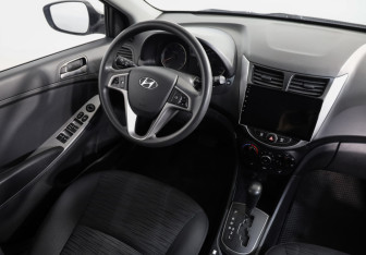 Подержанный автомобиль Hyundai Solaris Sedan 2015 года (8 фото)