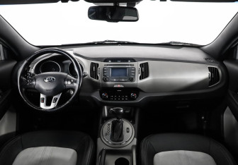 Подержанный автомобиль Kia Sportage 2014 года (10 фото)