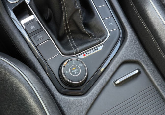 Подержанный автомобиль Volkswagen Tiguan 2021 года (20 фото)