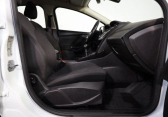 Подержанный автомобиль Ford Focus Hatchback 2019 года (20 фото)