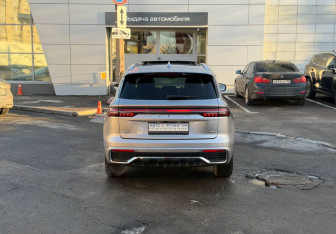 Подержанный автомобиль Geely Monjaro 2024 года (5 фото)