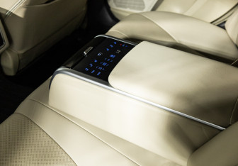 Подержанный автомобиль Toyota Camry Sedan 2020 года (25 фото)