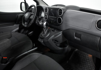 Подержанный автомобиль Citroen Berlingo 2021 года (10 фото)