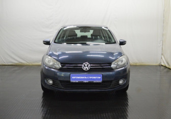 Подержанный автомобиль Volkswagen Golf Hatchback 2012 года (2 фото)