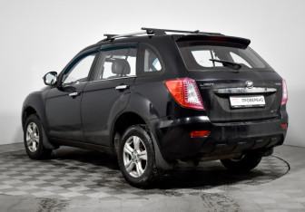 Подержанный автомобиль Lifan X60 2015 года (7 фото)
