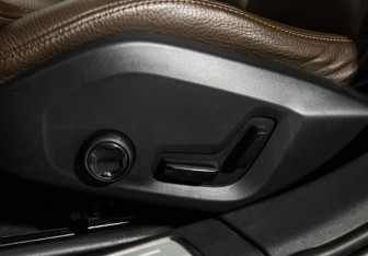 Подержанный автомобиль Volvo S90 2017 года (15 фото)