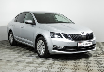 Подержанный автомобиль Skoda Octavia Liftback 2017 года (3 фото)
