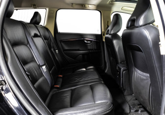 Подержанный автомобиль Volvo XC70 2007 года (18 фото)