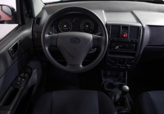 Подержанный автомобиль Hyundai Getz 2008 года (8 фото)