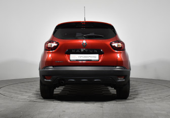 Подержанный автомобиль Renault Kaptur 2020 года (6 фото)
