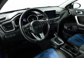 Подержанный автомобиль Kia Ceed Hatchback 2019 года (11 фото)