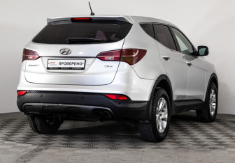 Подержанный автомобиль Hyundai Santa Fe 2012 года (5 фото)