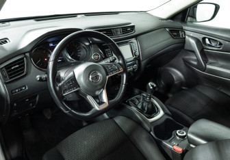 Подержанный автомобиль Nissan X-Trail 2021 года (11 фото)