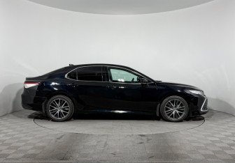 Подержанный автомобиль Toyota Camry Sedan 2022 года (4 фото)
