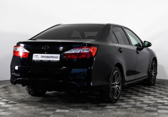 Подержанный автомобиль Toyota Camry Sedan 2013 года (7 фото)