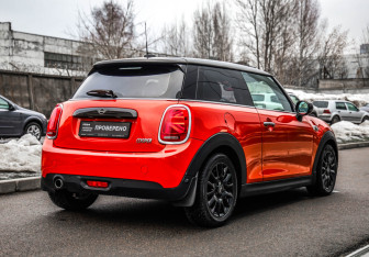 Подержанный автомобиль MINI Hatch 2019 года (5 фото)