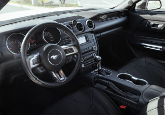 Подержанный автомобиль Ford Mustang Coupe 2020 года (26 фото)