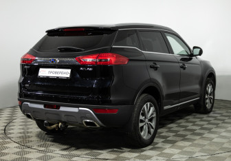 Подержанный автомобиль Geely Atlas 2022 года (5 фото)