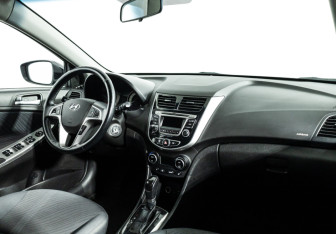 Подержанный автомобиль Hyundai Solaris Sedan 2015 года (9 фото)