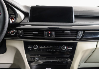 Подержанный автомобиль BMW X6 2016 года (27 фото)