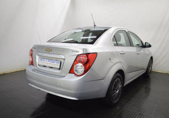 Подержанный автомобиль Chevrolet Aveo Sedan 2012 года (5 фото)
