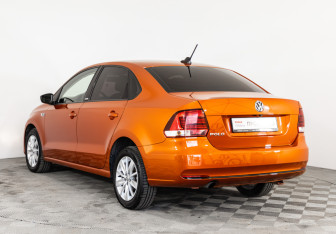 Подержанный автомобиль Volkswagen Polo Sedan 2017 года (7 фото)
